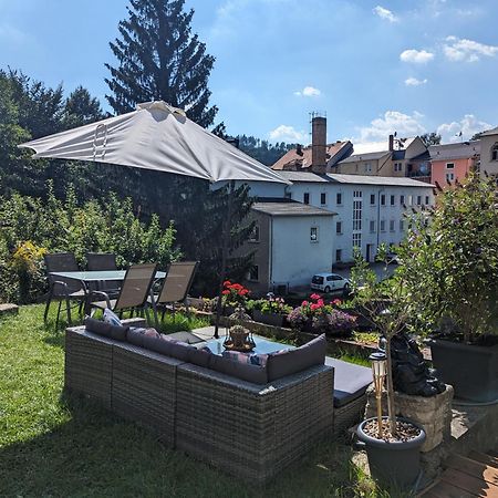 Famzi - Urlaubsmagie - Familienwohnung Mit Gemeinschaftsgarten, -Sauna & -Pool Sebnitz Exterior foto