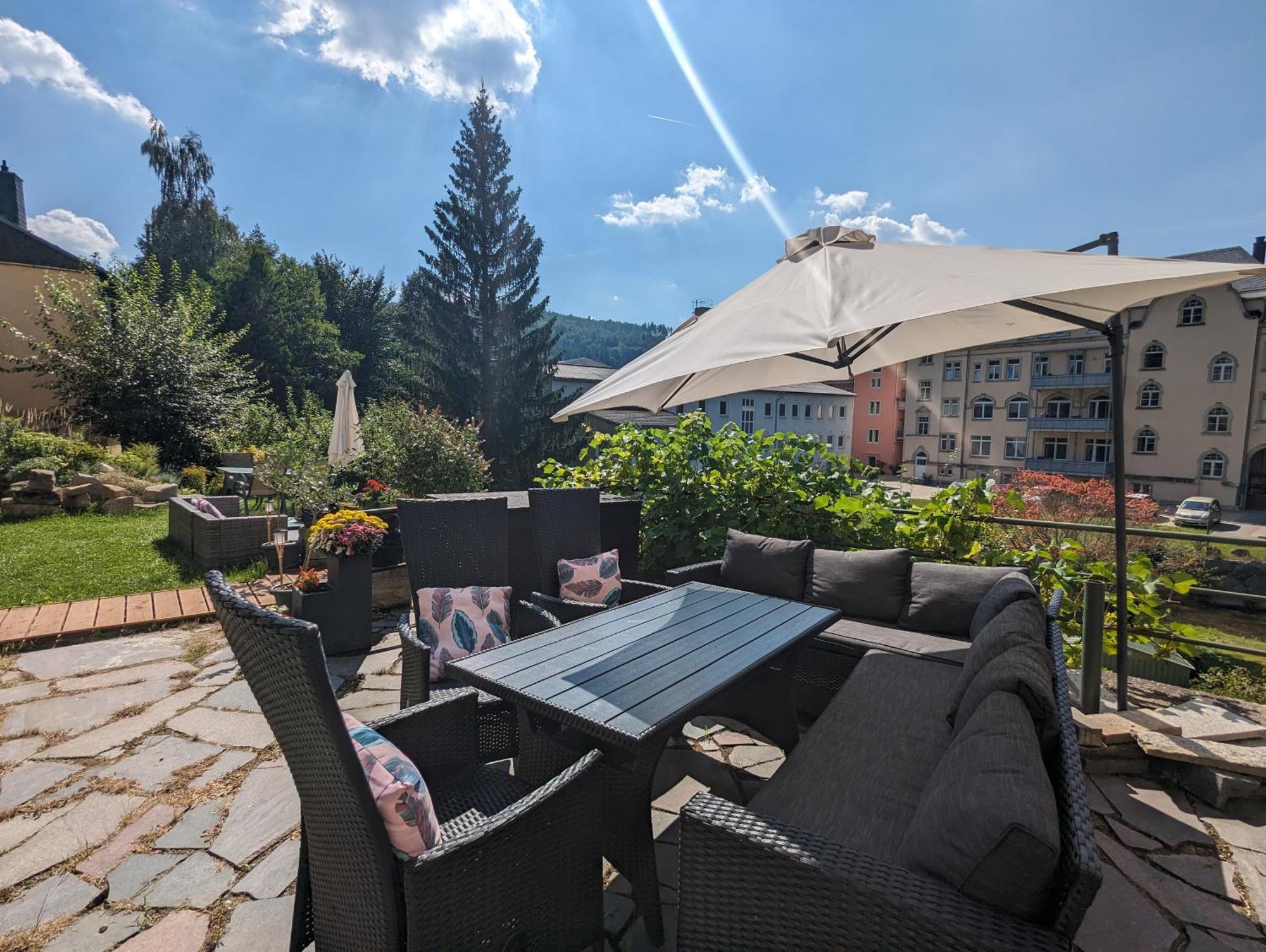 Famzi - Urlaubsmagie - Familienwohnung Mit Gemeinschaftsgarten, -Sauna & -Pool Sebnitz Exterior foto