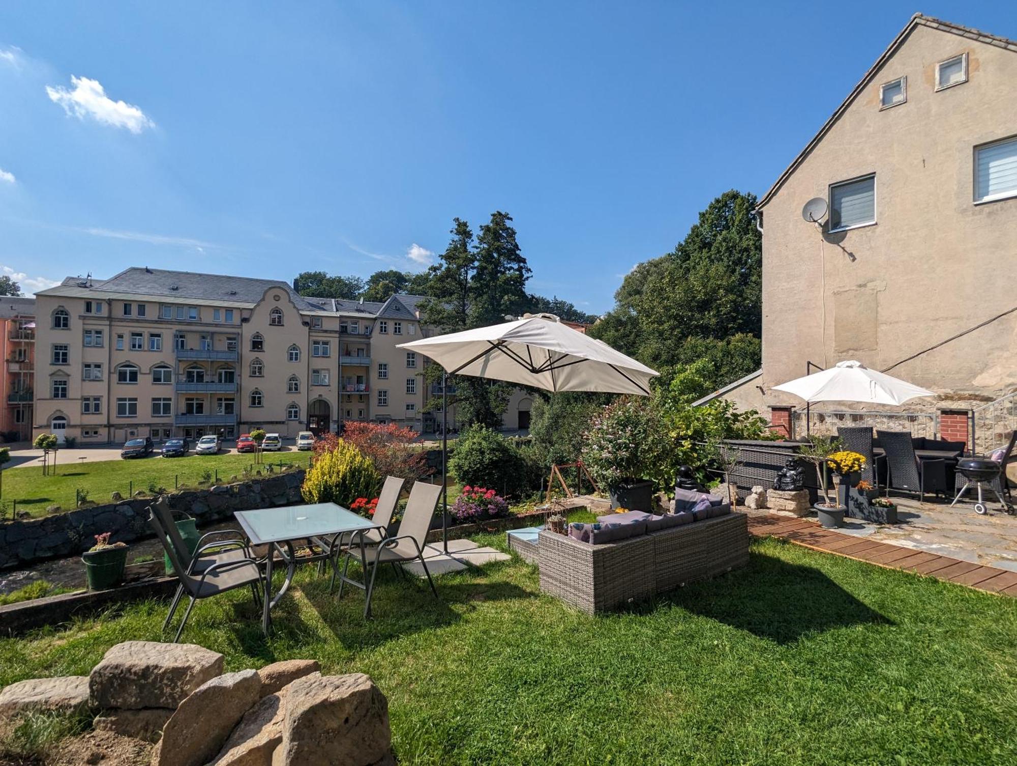 Famzi - Urlaubsmagie - Familienwohnung Mit Gemeinschaftsgarten, -Sauna & -Pool Sebnitz Exterior foto