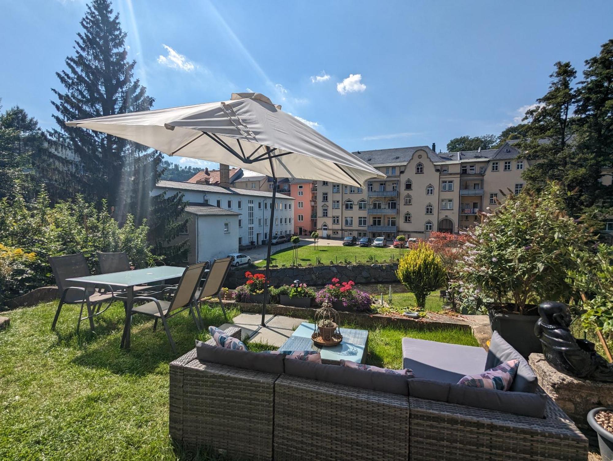 Famzi - Urlaubsmagie - Familienwohnung Mit Gemeinschaftsgarten, -Sauna & -Pool Sebnitz Exterior foto