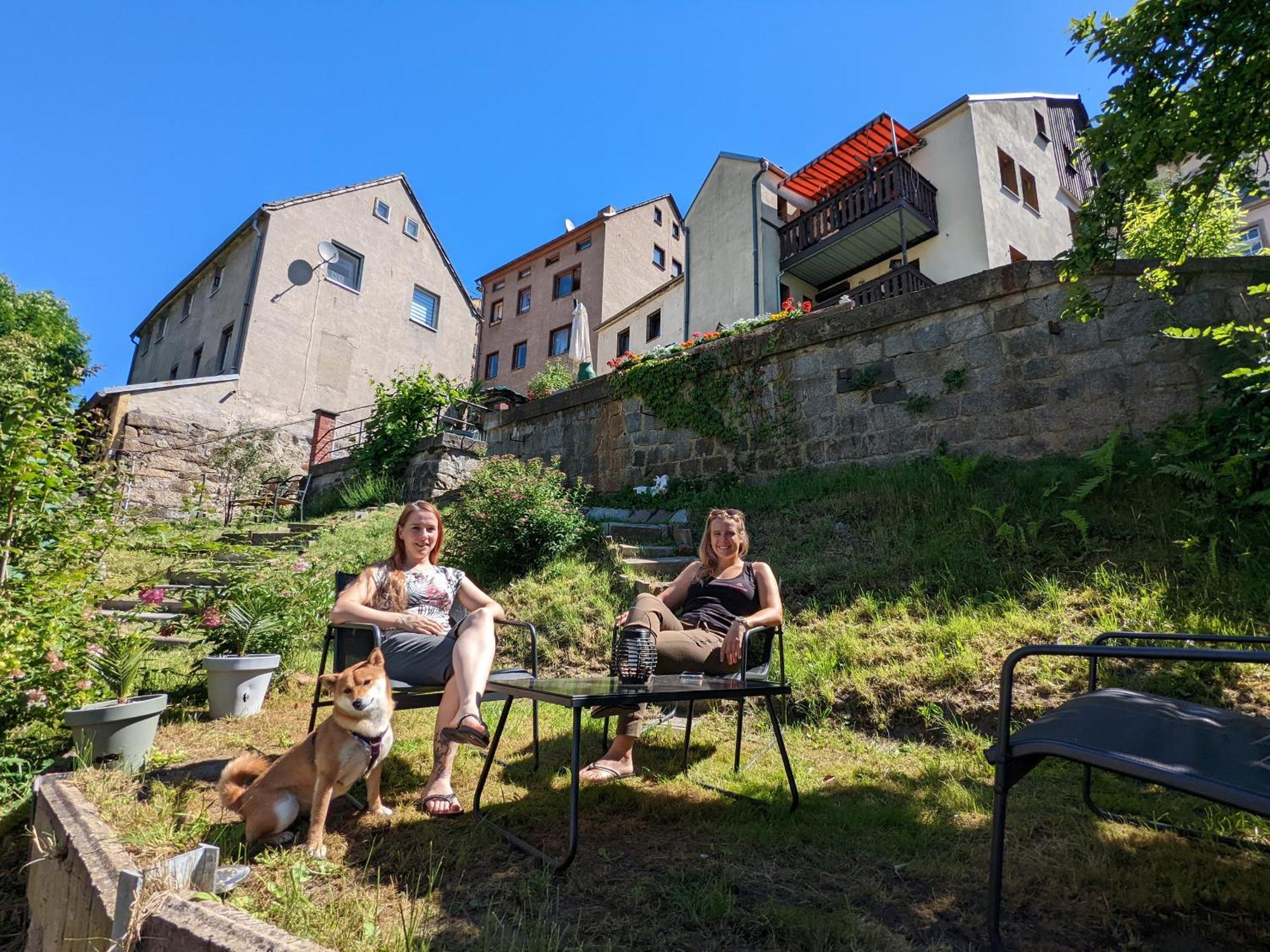 Famzi - Urlaubsmagie - Familienwohnung Mit Gemeinschaftsgarten, -Sauna & -Pool Sebnitz Exterior foto