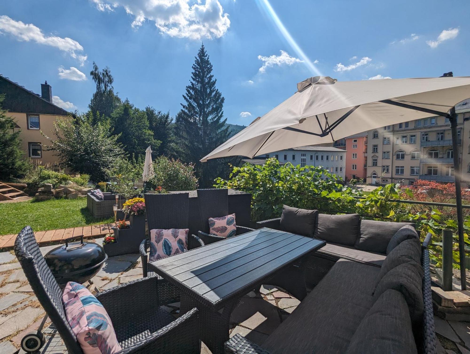 Famzi - Urlaubsmagie - Familienwohnung Mit Gemeinschaftsgarten, -Sauna & -Pool Sebnitz Exterior foto