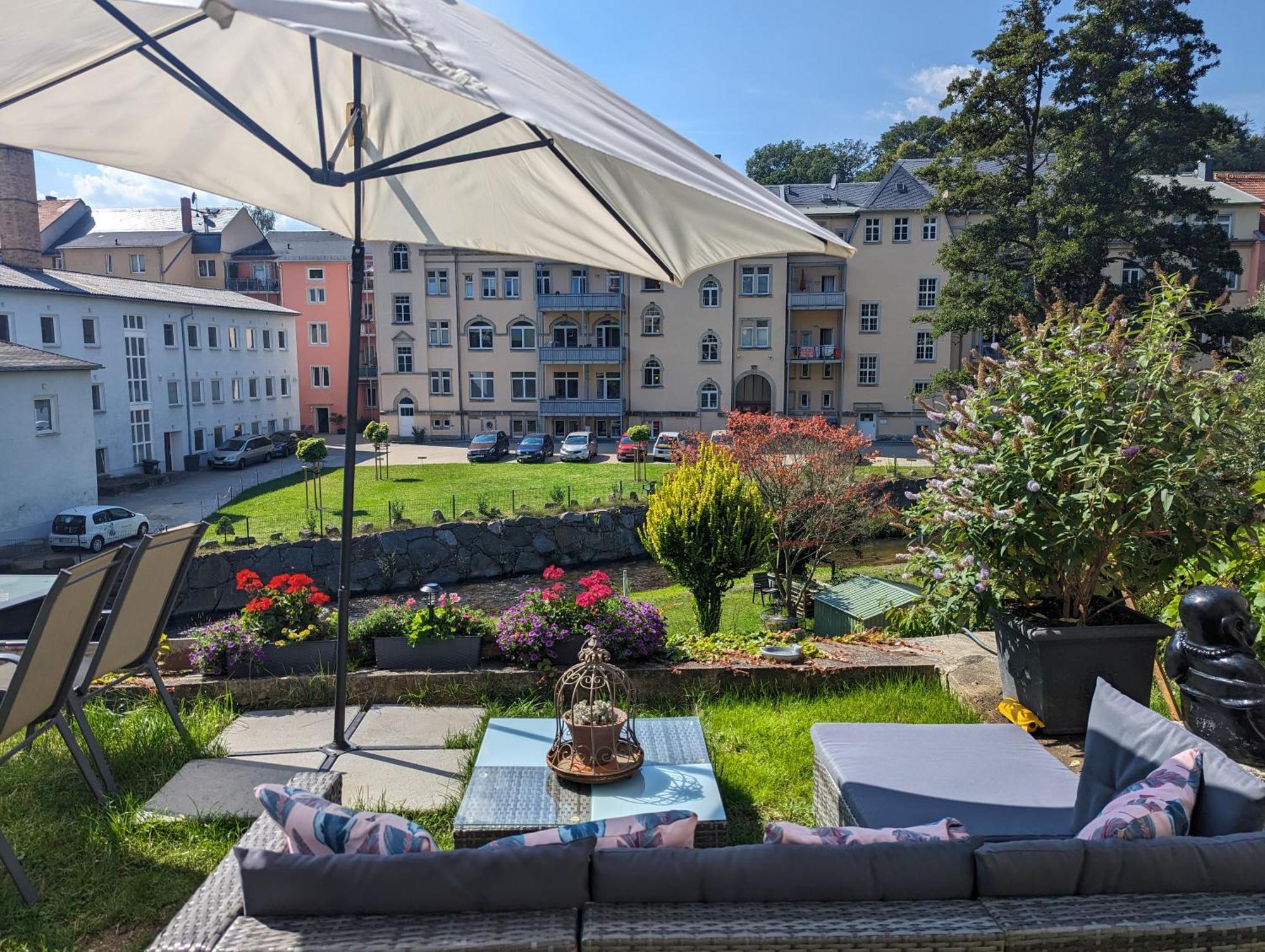 Famzi - Urlaubsmagie - Familienwohnung Mit Gemeinschaftsgarten, -Sauna & -Pool Sebnitz Exterior foto