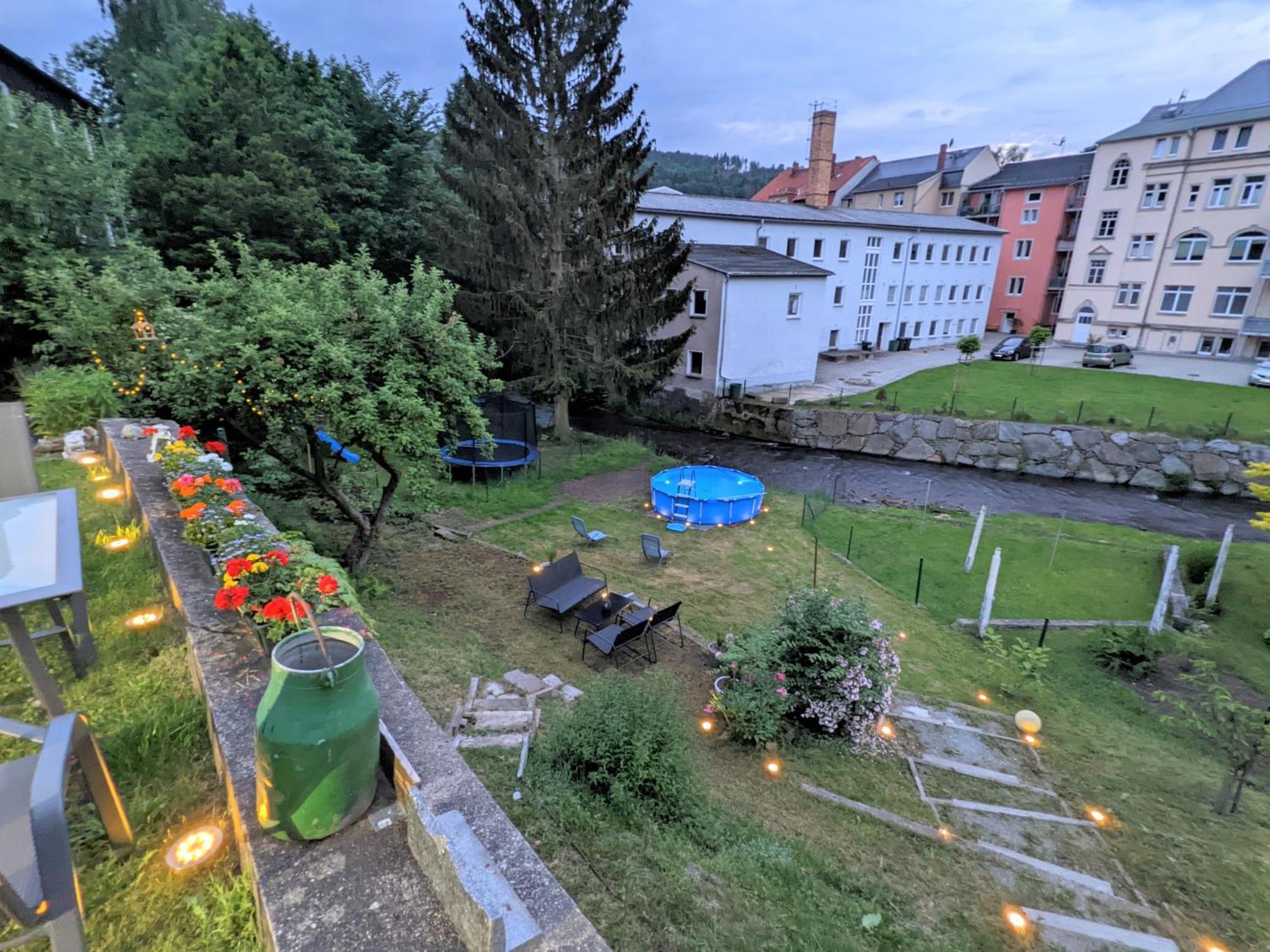 Famzi - Urlaubsmagie - Familienwohnung Mit Gemeinschaftsgarten, -Sauna & -Pool Sebnitz Exterior foto