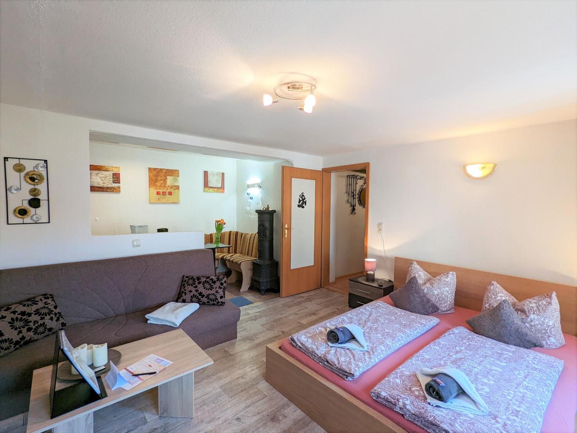 Famzi - Urlaubsmagie - Familienwohnung Mit Gemeinschaftsgarten, -Sauna & -Pool Sebnitz Exterior foto