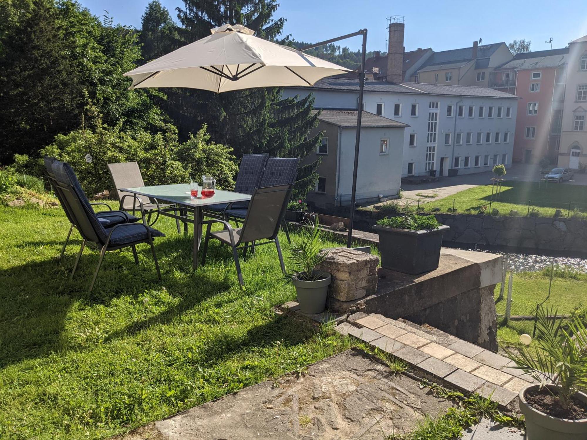 Famzi - Urlaubsmagie - Familienwohnung Mit Gemeinschaftsgarten, -Sauna & -Pool Sebnitz Exterior foto