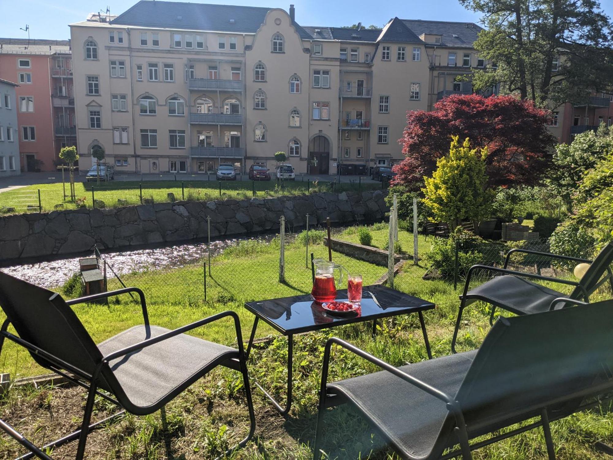 Famzi - Urlaubsmagie - Familienwohnung Mit Gemeinschaftsgarten, -Sauna & -Pool Sebnitz Exterior foto